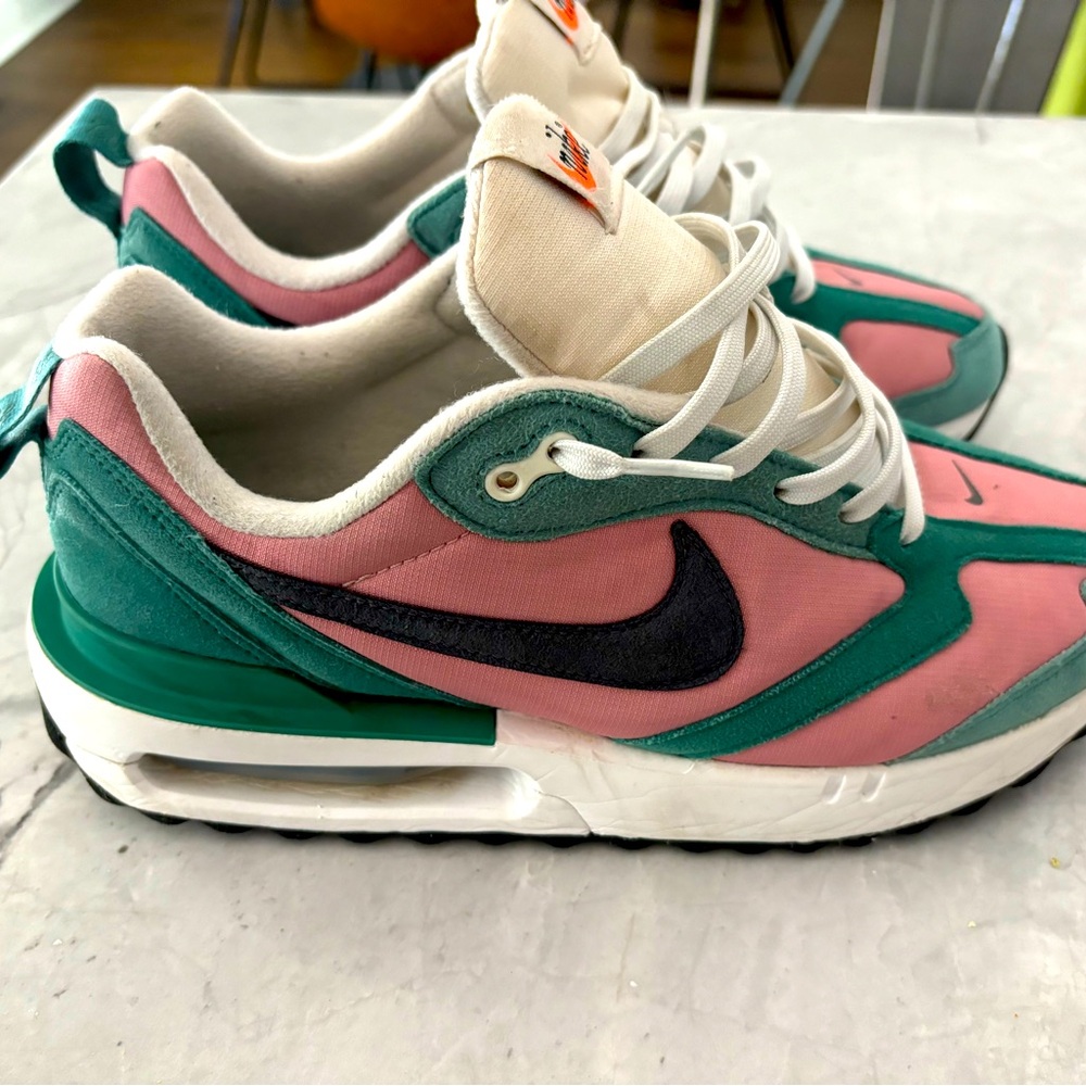 Nike Aix Max Dawn size 8.5